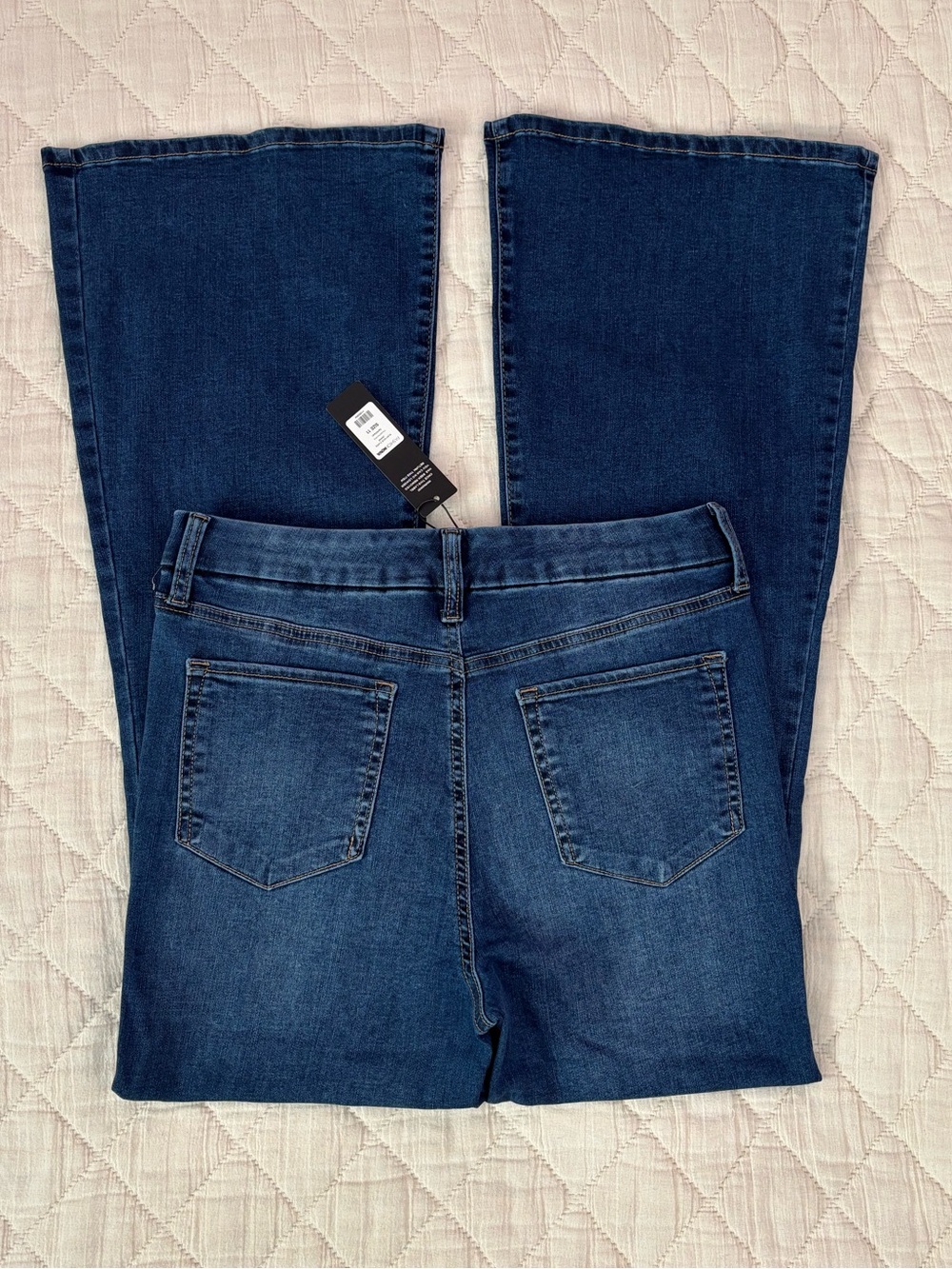 Fashion Nova Play Nice Flared Leg Jeans Sz 11 NWT * - Picture 2 of 10